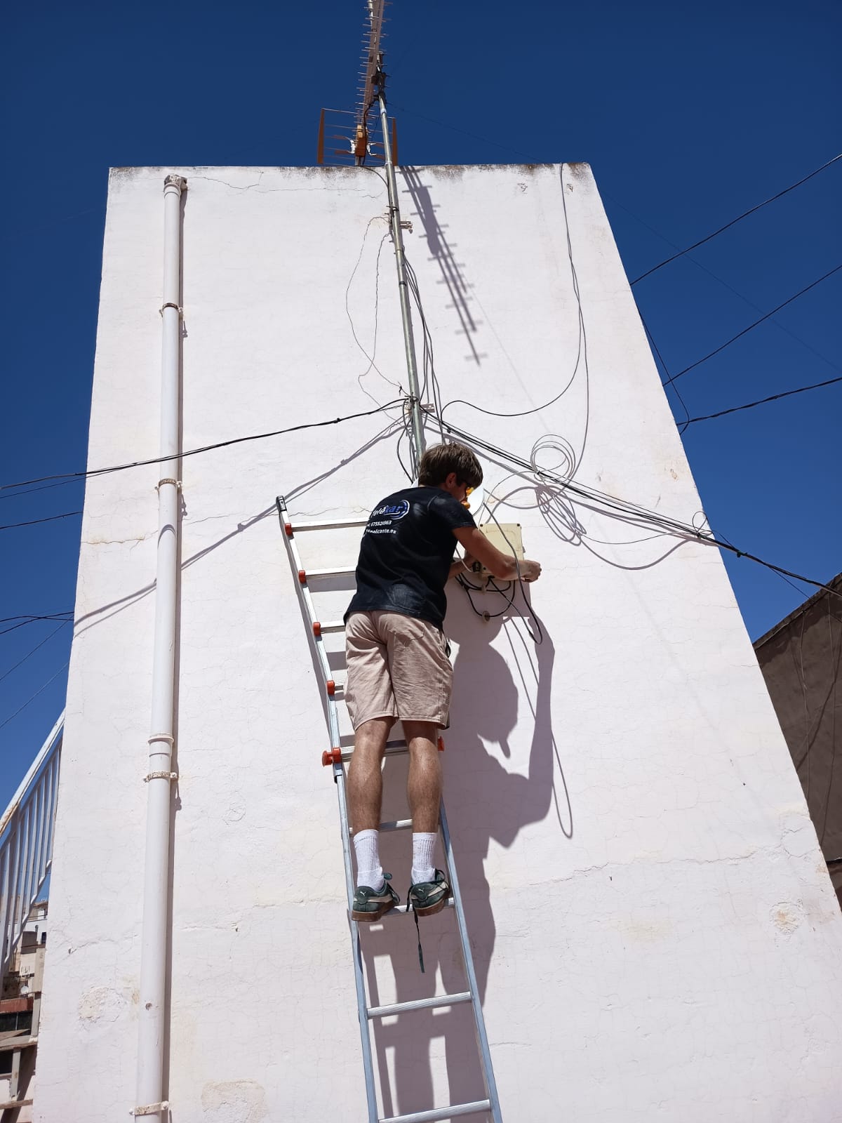 Instalación y renovación de cableado coaxial para TV RG6 y UTP