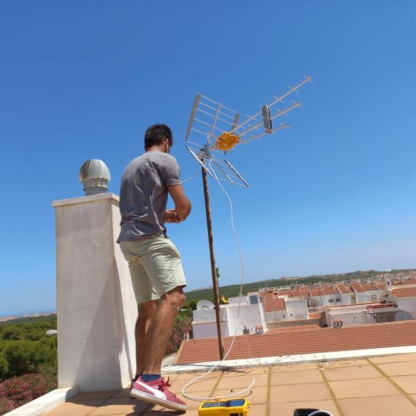 Antenista La Mata 4