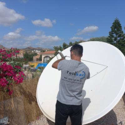 Cómo orientar una antena parabólica a Astra 28.2°E: guía técnica