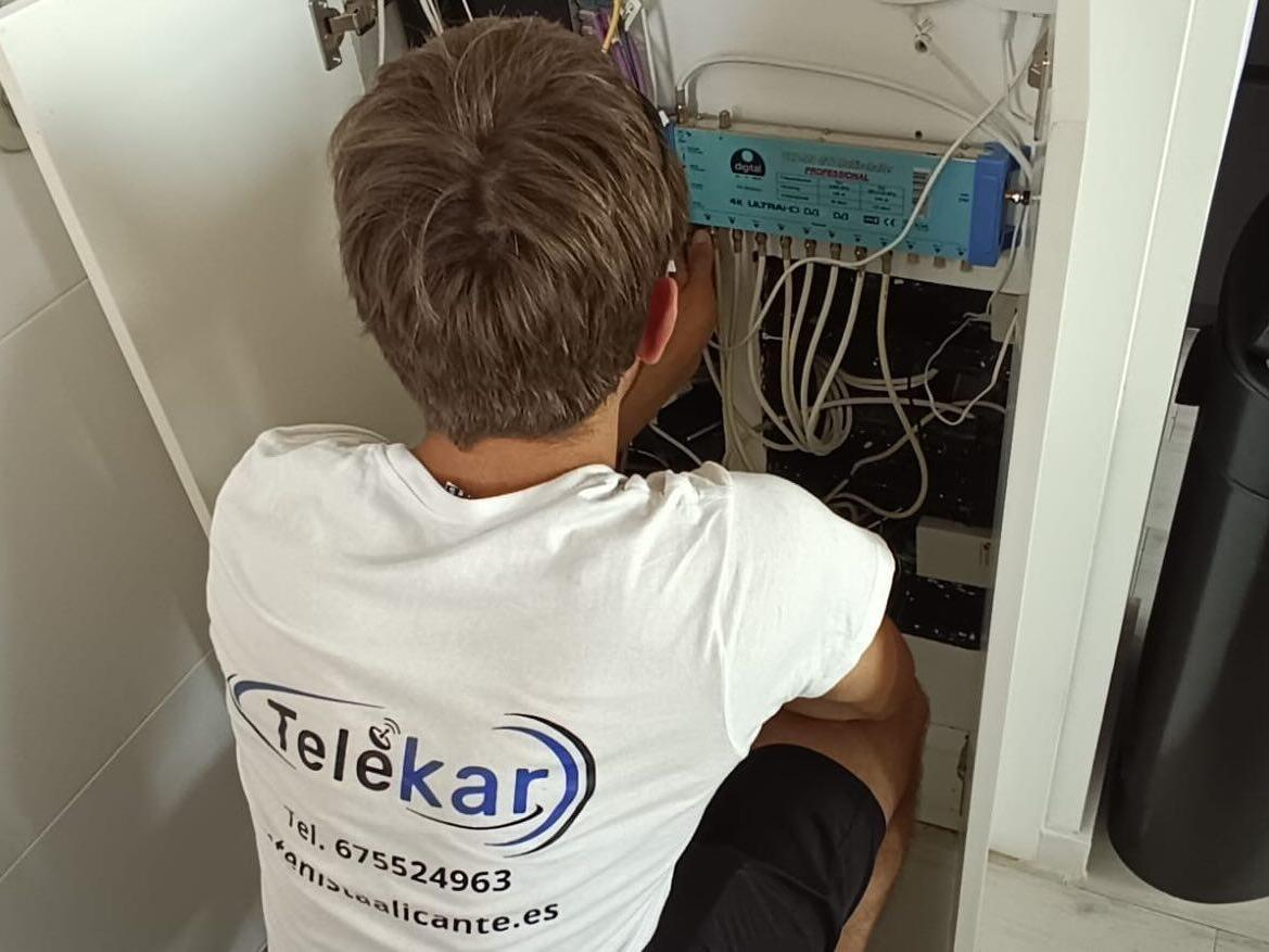 instalar Multiswitch reparar Multiswitch técnico antenas parabólicas antenistas telekar