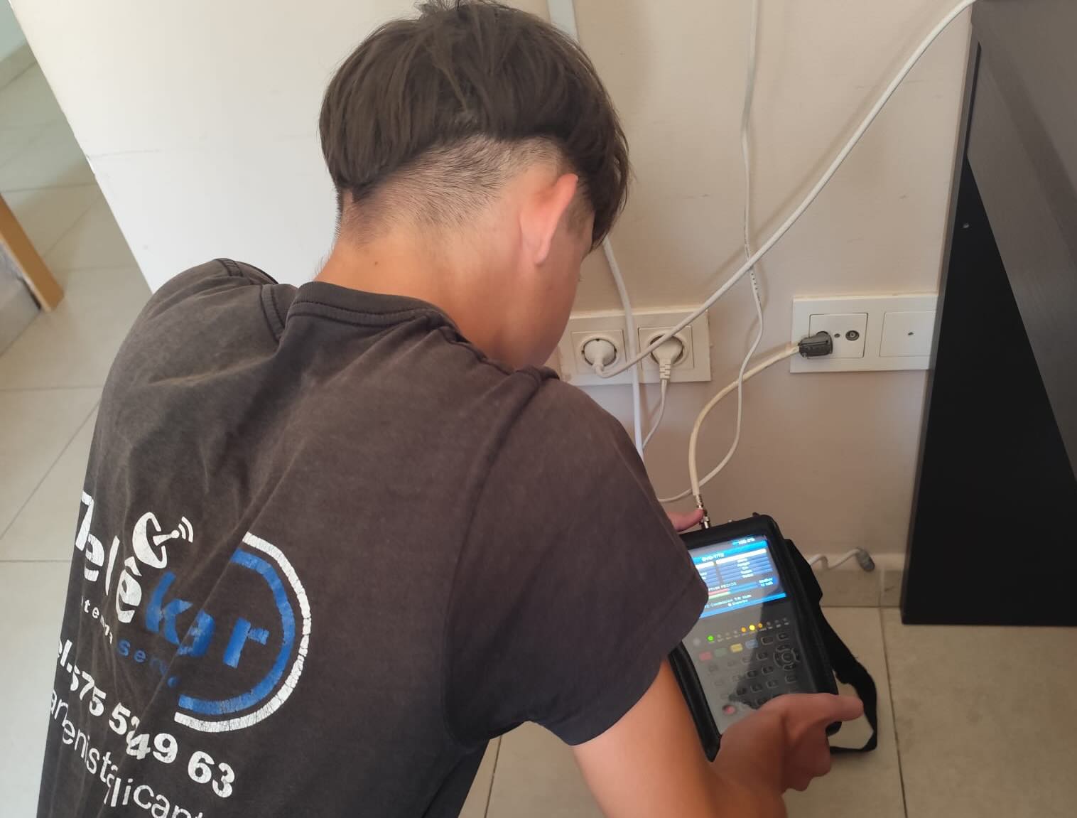instalar toma tv 